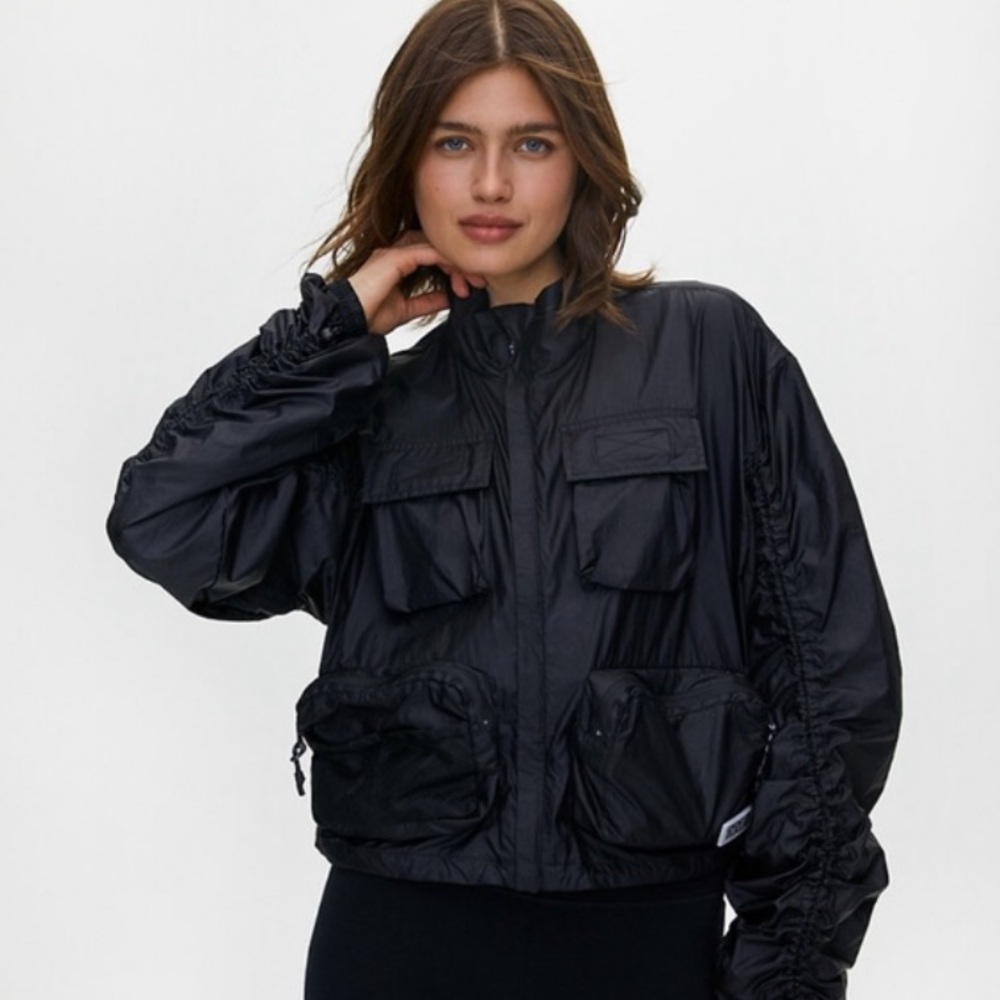 Aritzia Tna Eagle Rock Jacket Pockets Zippers Black Cargo Utility Size Small